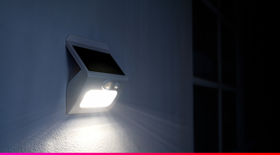 sensor de movimiento en jardín para activar luz